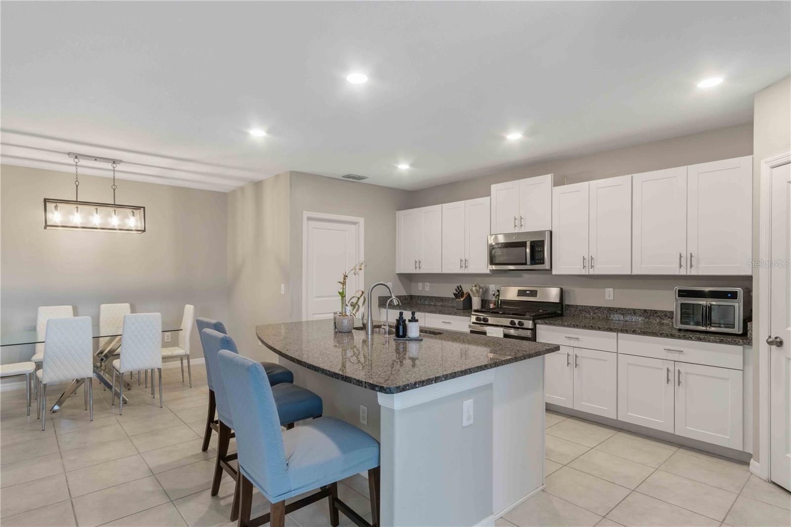 9440 LEMON DROP LOOP, SUN CITY CENTER, FL, 33573