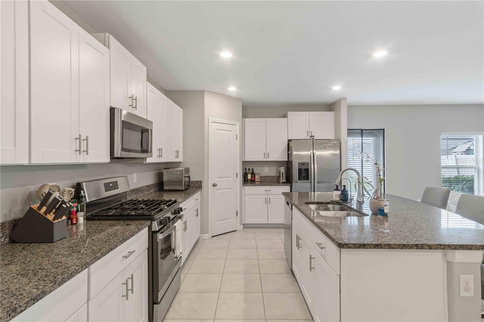 9440 LEMON DROP LOOP, SUN CITY CENTER, FL, 33573
