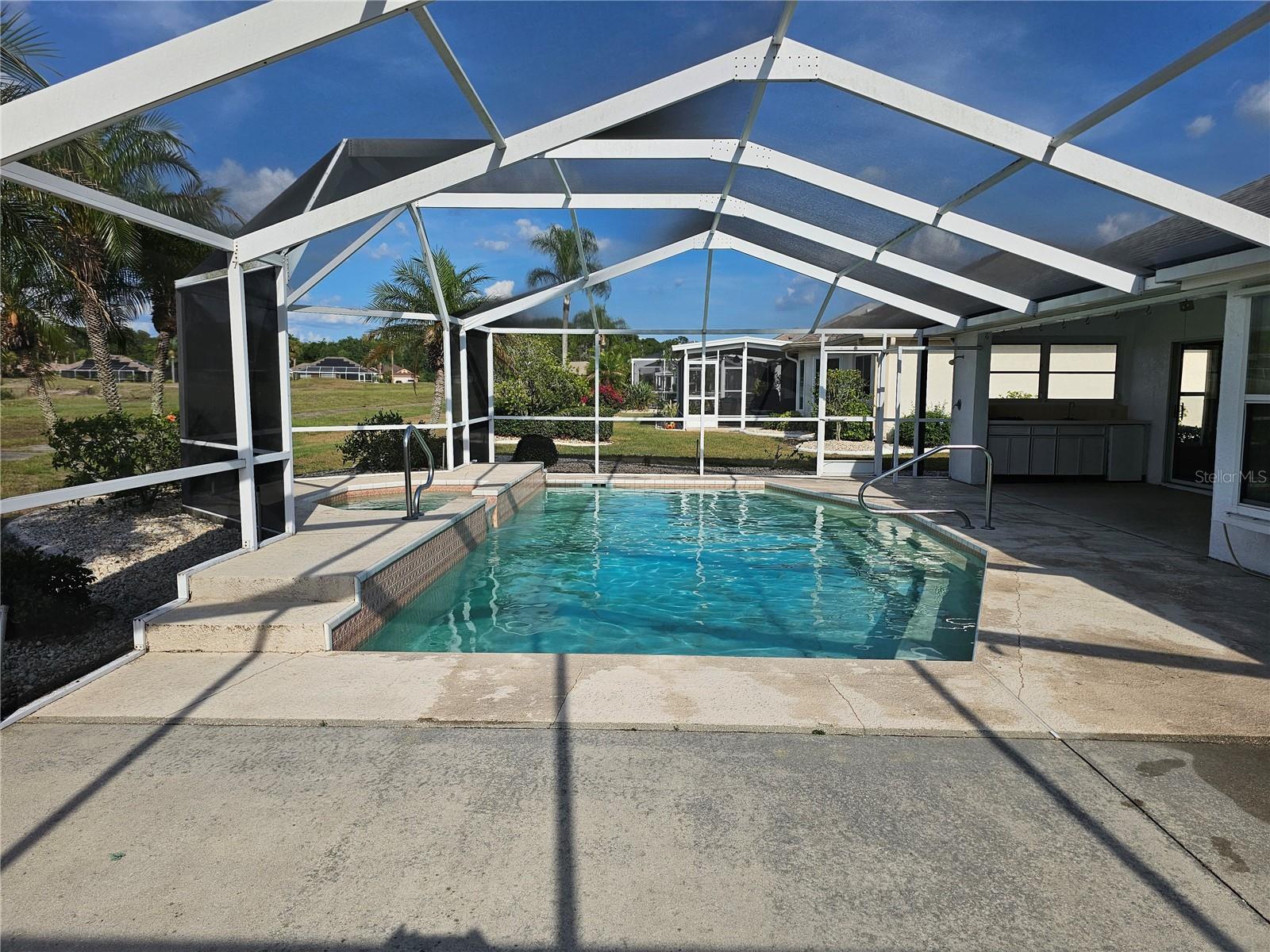 323 CALOOSA PALMS CT, SUN CITY CENTER, FL, 33573