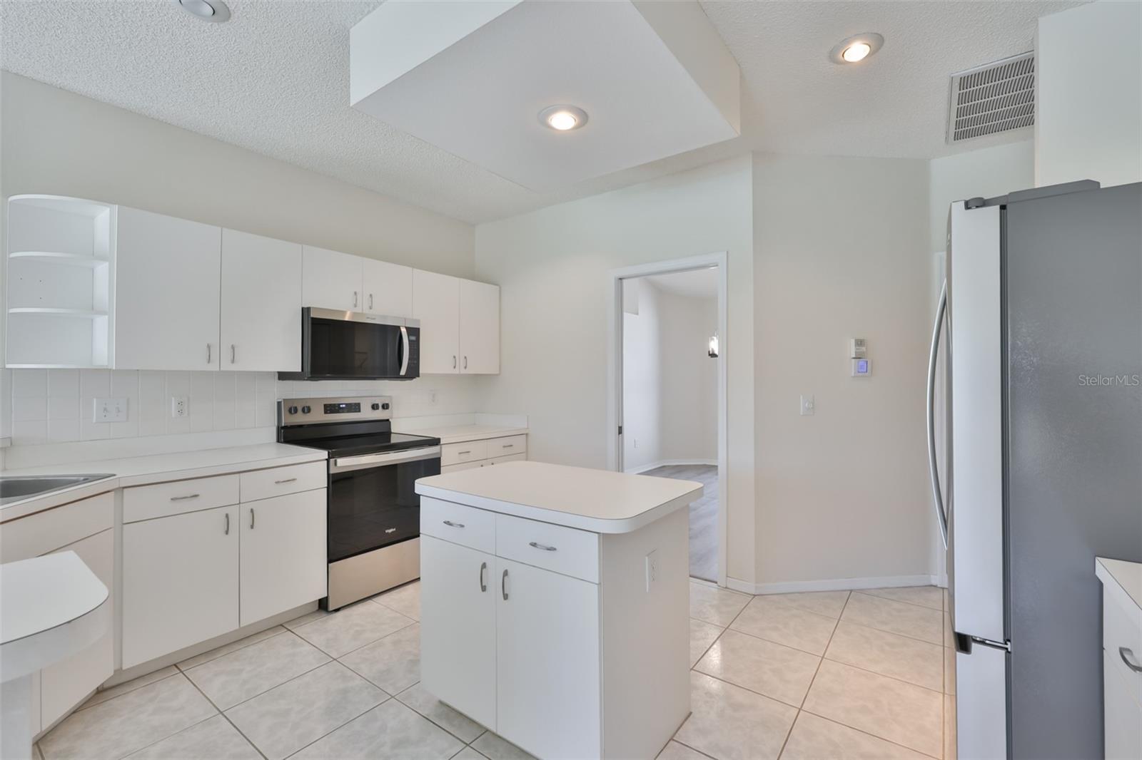 323 CALOOSA PALMS CT, SUN CITY CENTER, FL, 33573