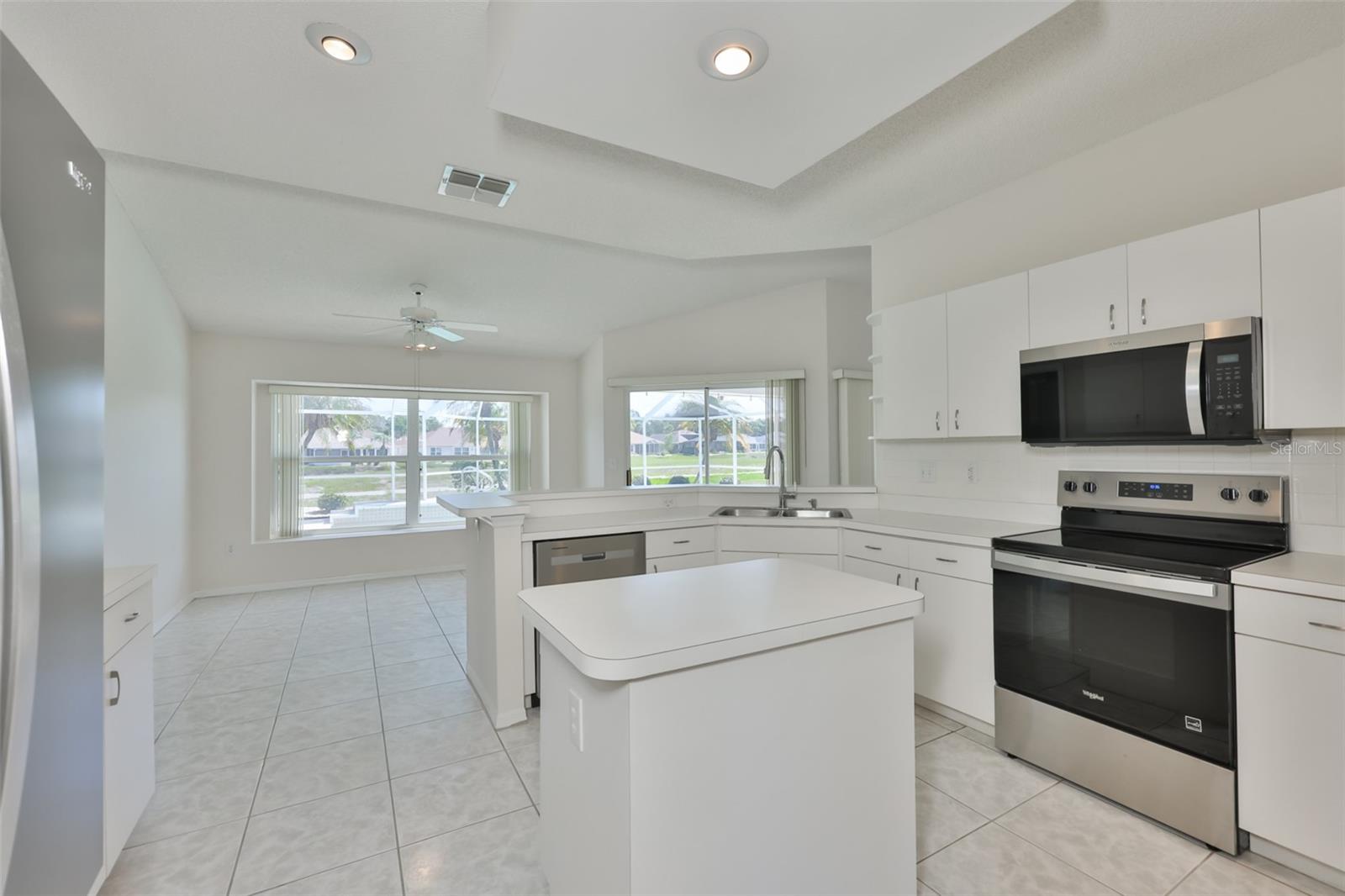 323 CALOOSA PALMS CT, SUN CITY CENTER, FL, 33573
