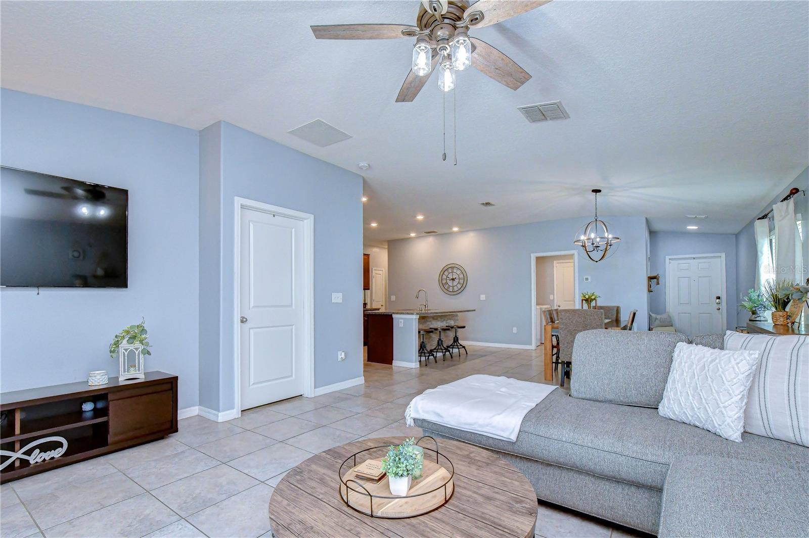 6820 HAZELNUT SPICE DR, SUN CITY CENTER, FL, 33573