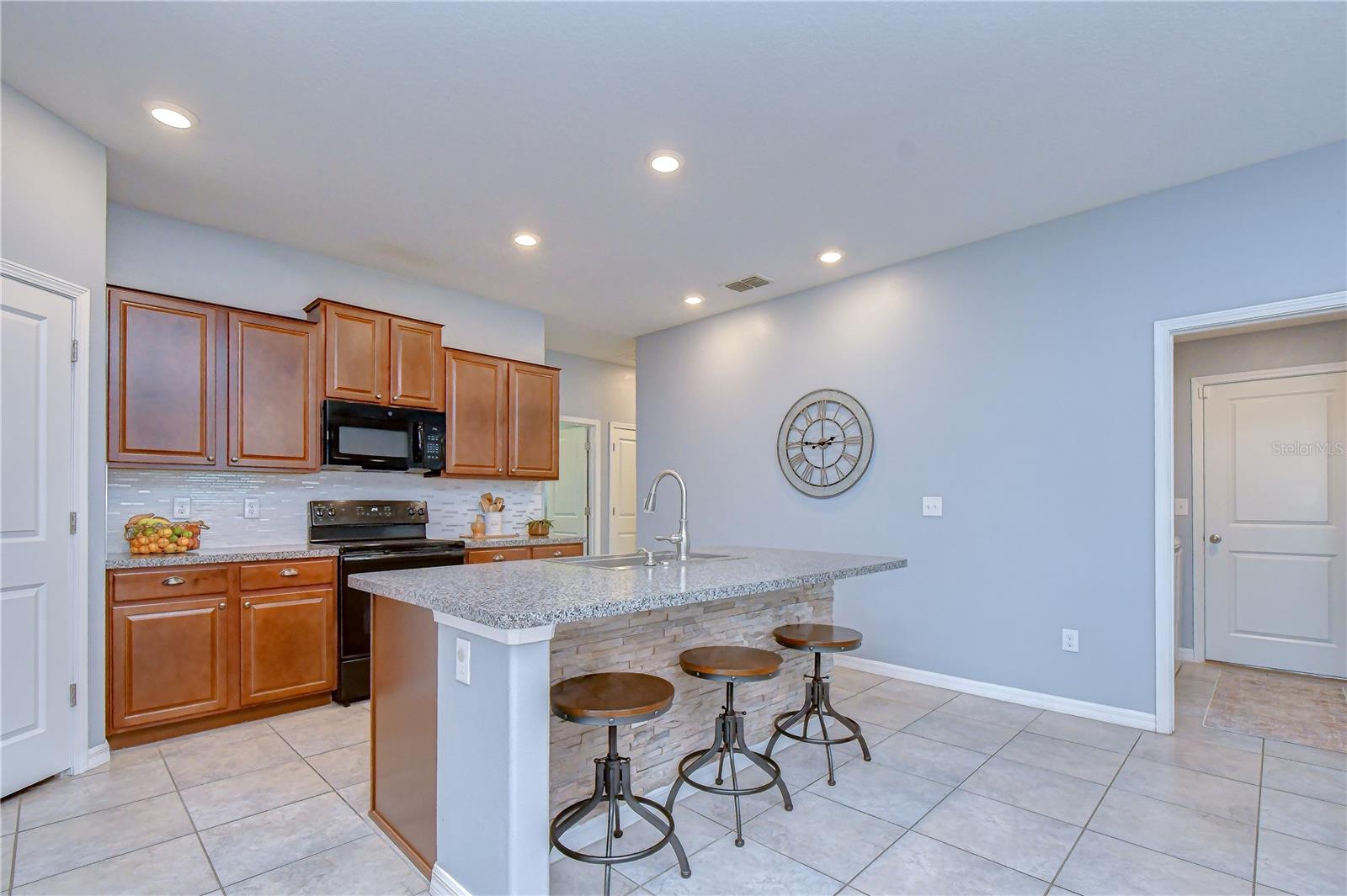 6820 HAZELNUT SPICE DR, SUN CITY CENTER, FL, 33573
