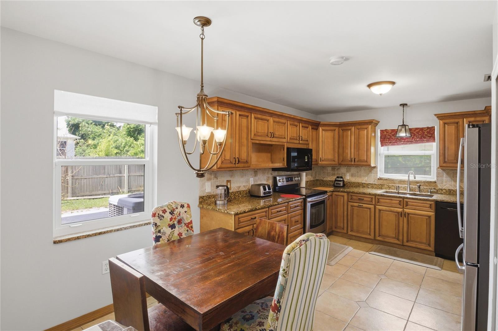 602 LAKE DR, SEBASTIAN, FL, 32958