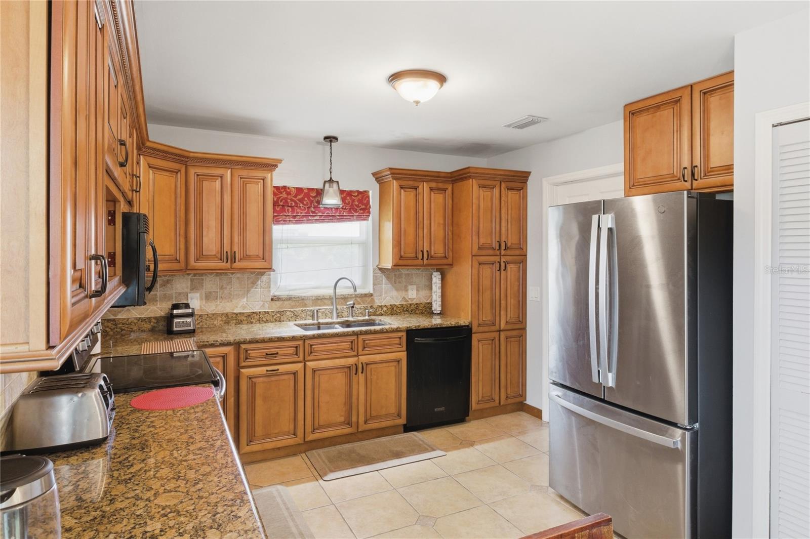 602 LAKE DR, SEBASTIAN, FL, 32958