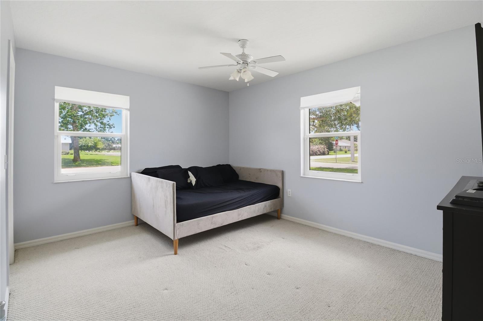 602 LAKE DR, SEBASTIAN, FL, 32958