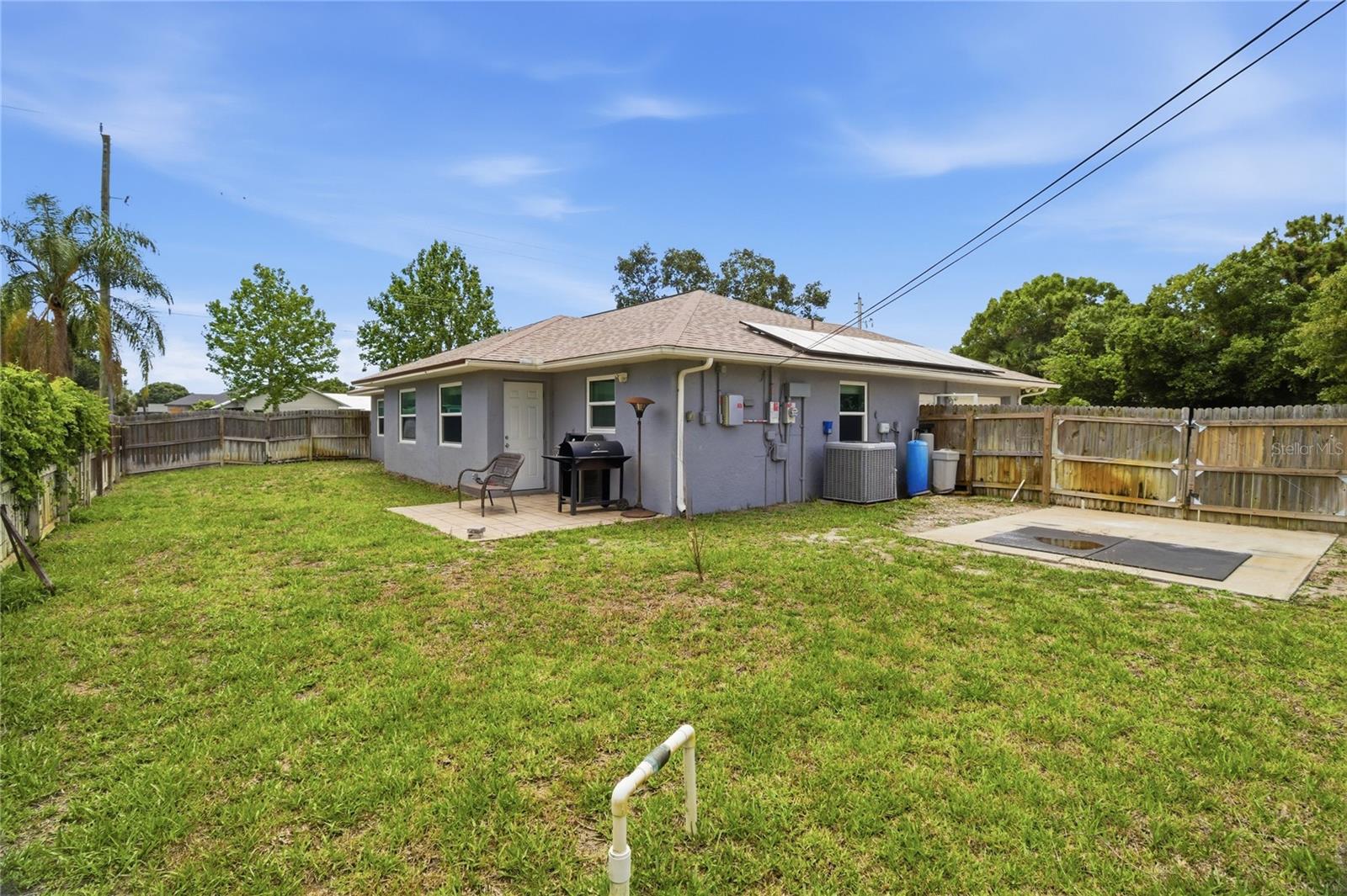 602 LAKE DR, SEBASTIAN, FL, 32958
