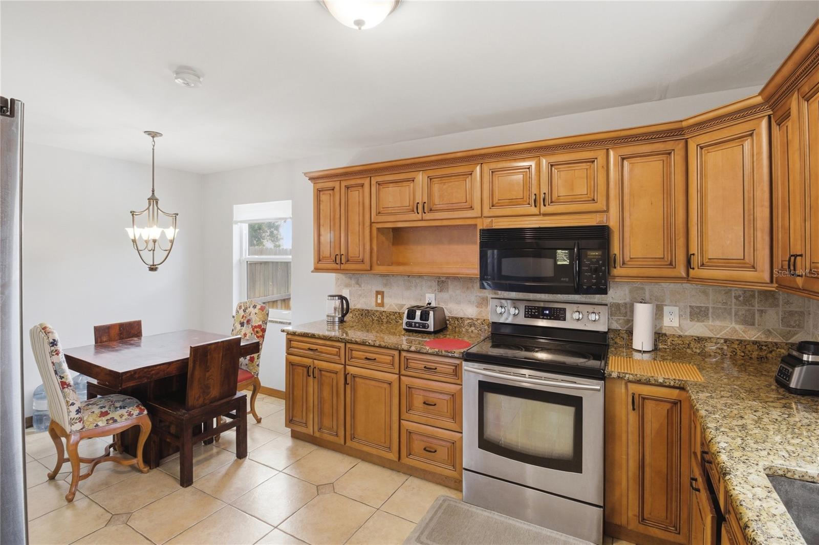 602 LAKE DR, SEBASTIAN, FL, 32958