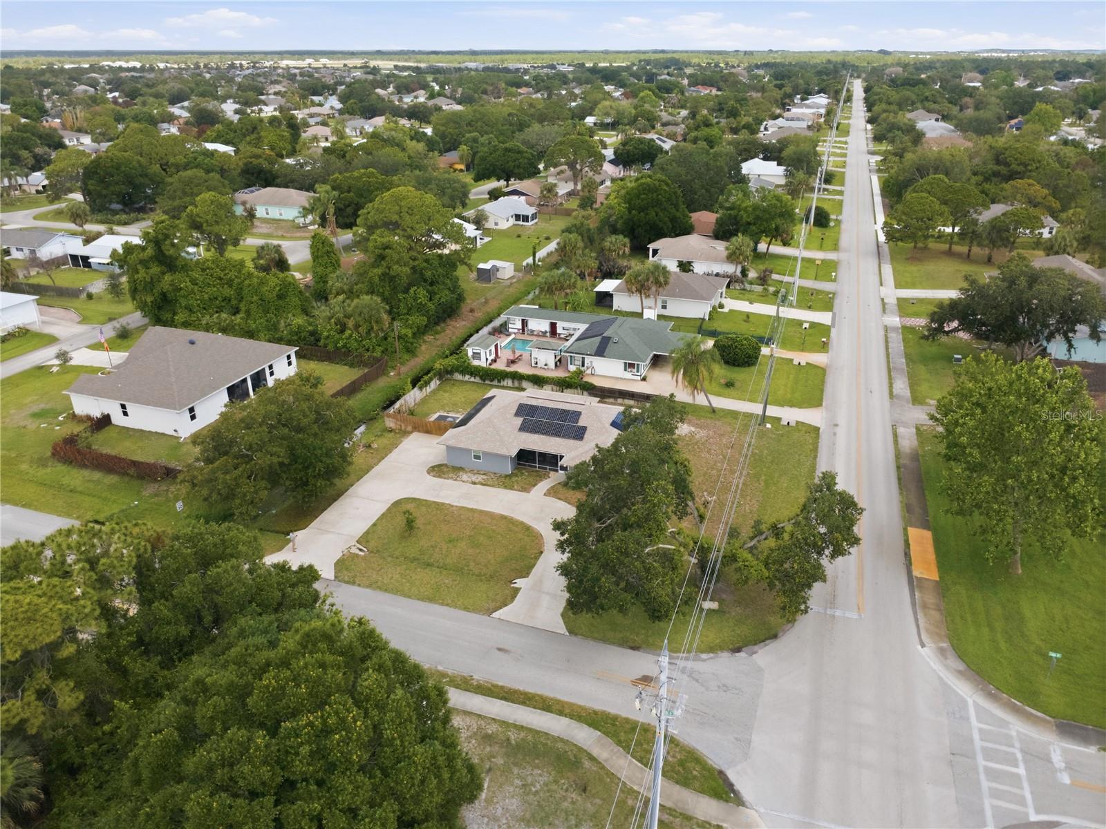 602 LAKE DR, SEBASTIAN, FL, 32958