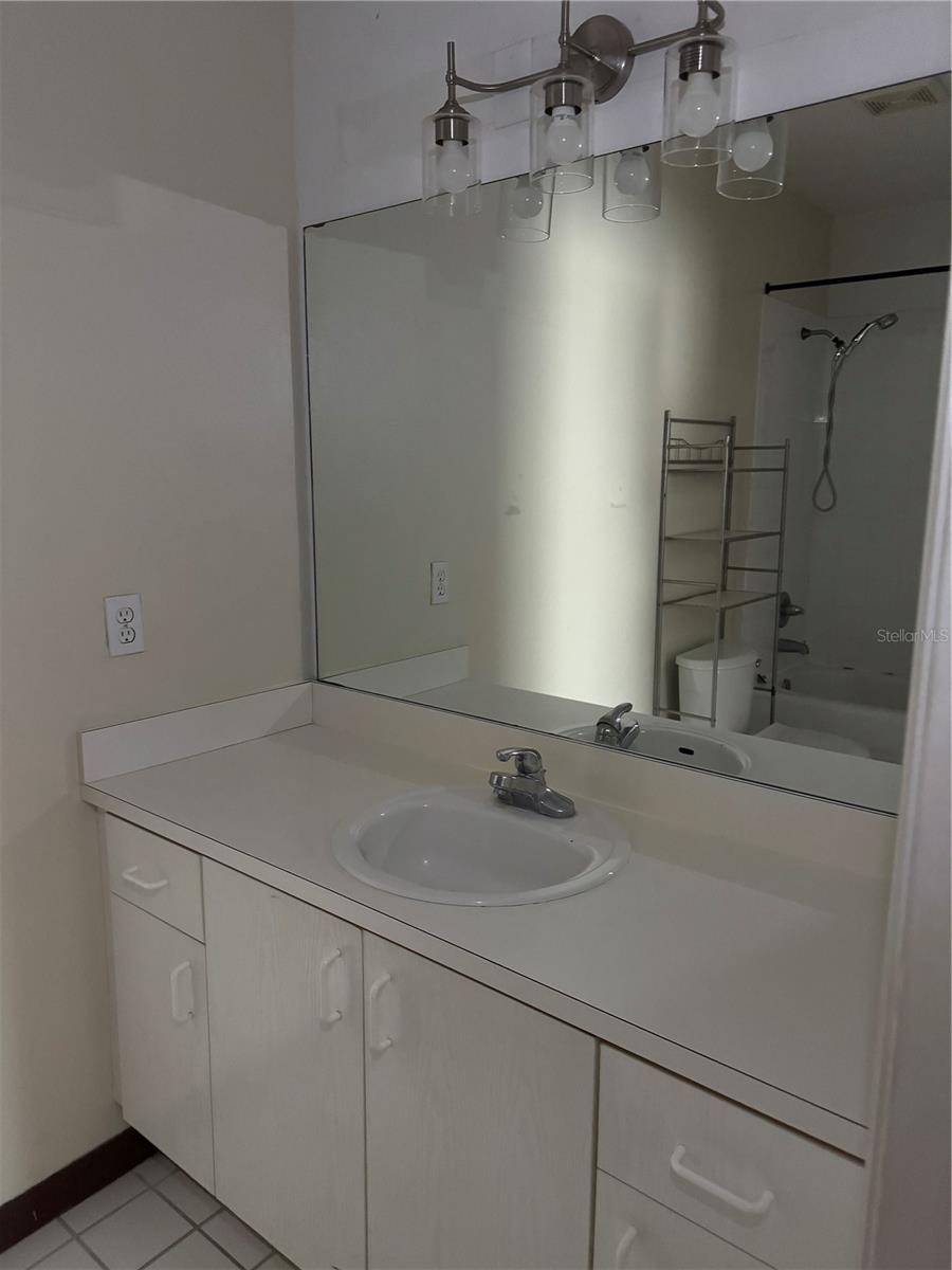 495 LAS CORTES LN #203, ORLANDO, FL, 32824
