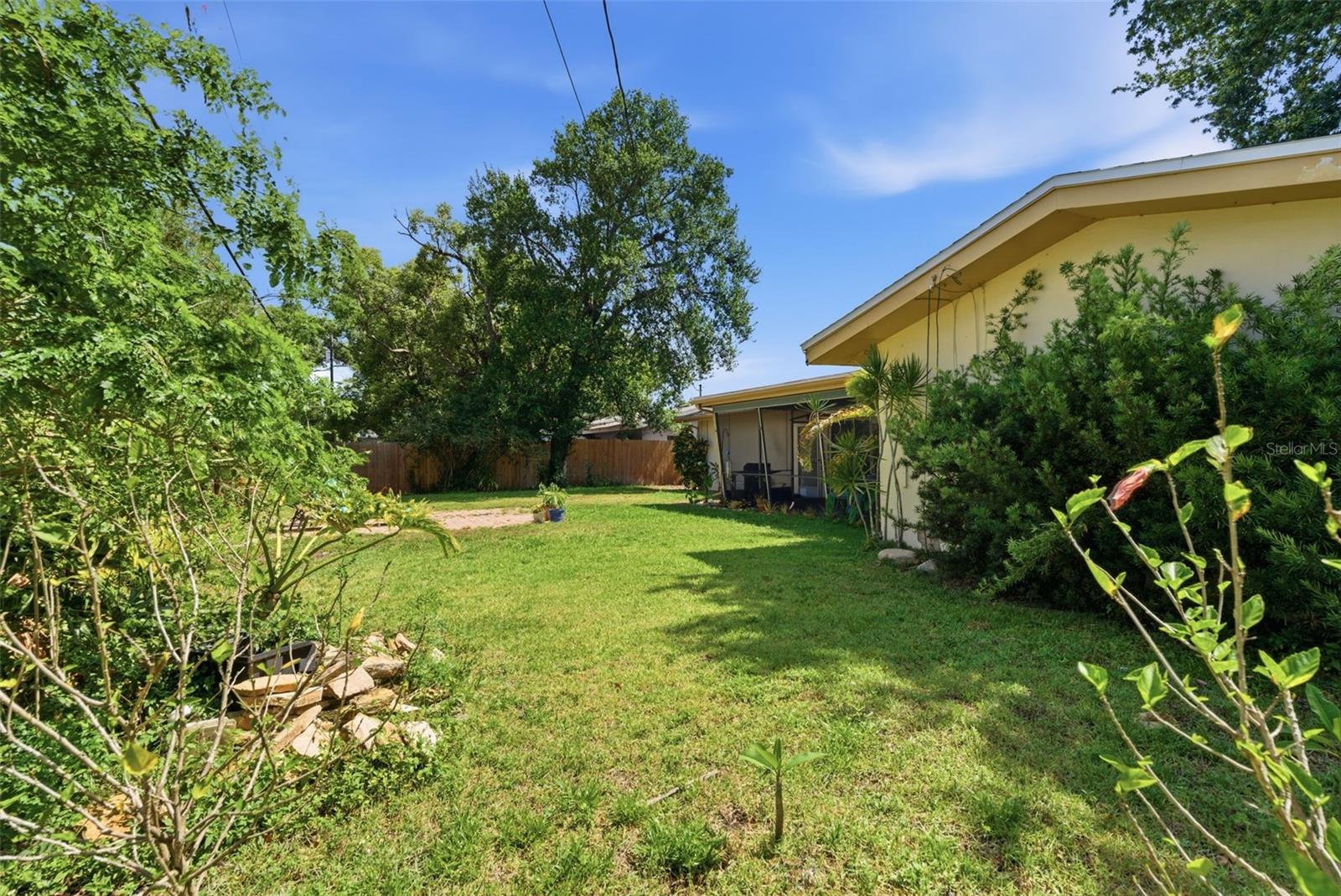 2050 DUNSTON COVE RD, CLEARWATER, FL, 33755