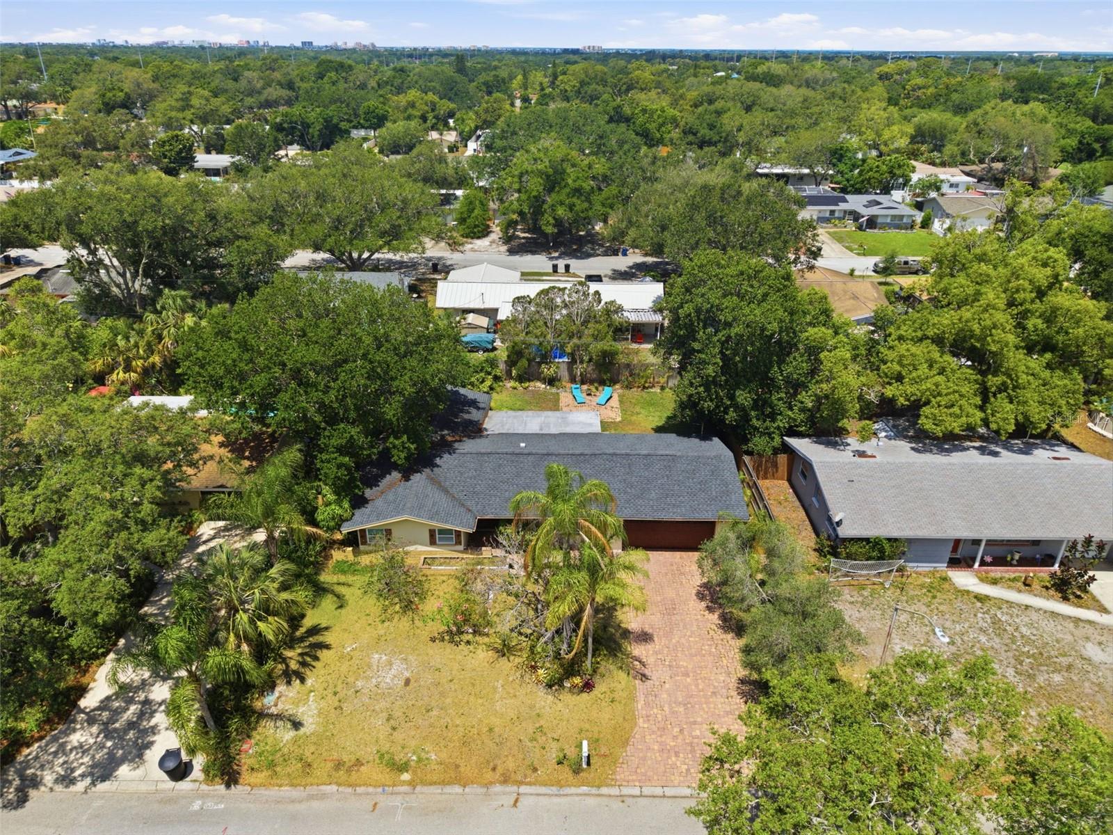 2050 DUNSTON COVE RD, CLEARWATER, FL, 33755
