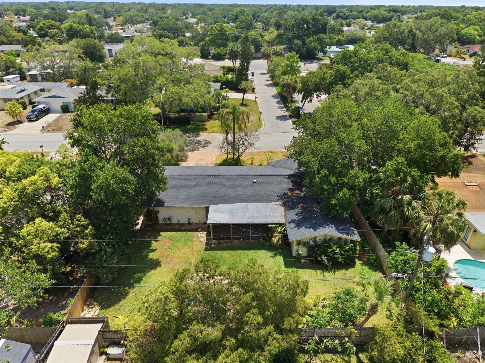 2050 DUNSTON COVE RD, CLEARWATER, FL, 33755