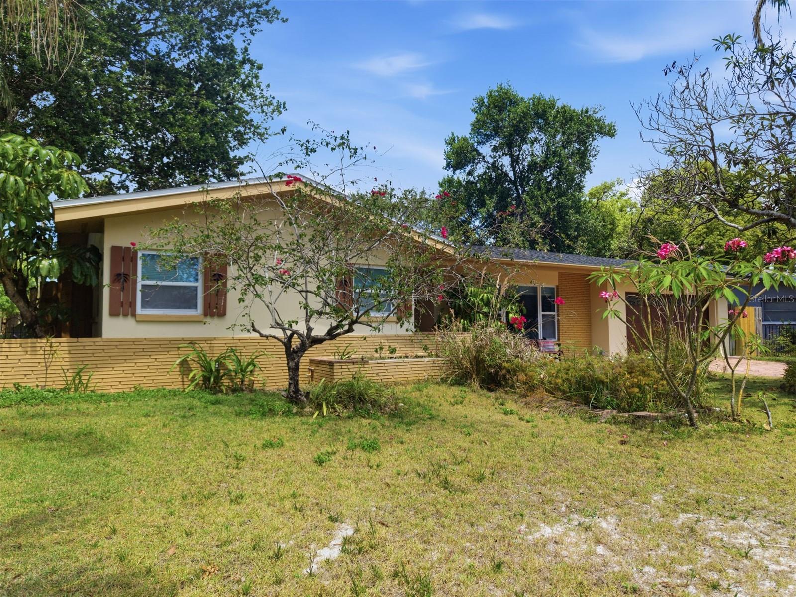 2050 DUNSTON COVE RD, CLEARWATER, FL, 33755