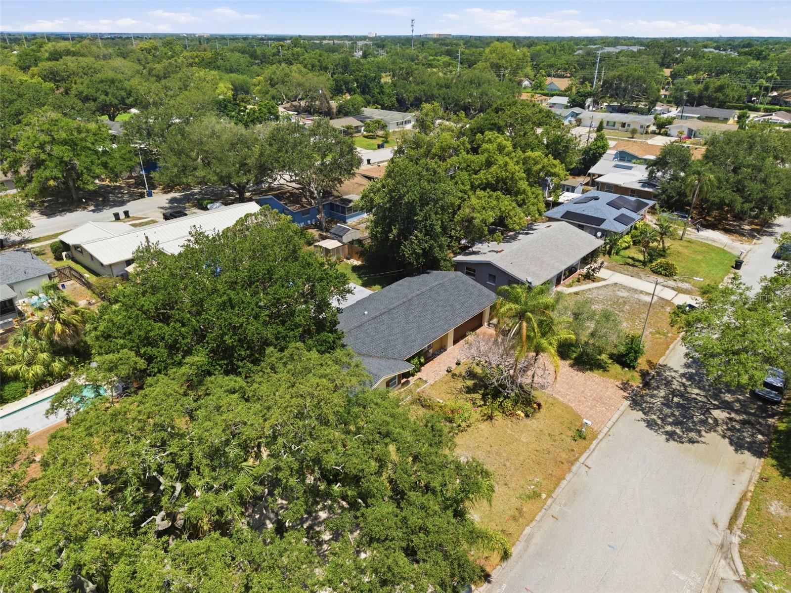 2050 DUNSTON COVE RD, CLEARWATER, FL, 33755