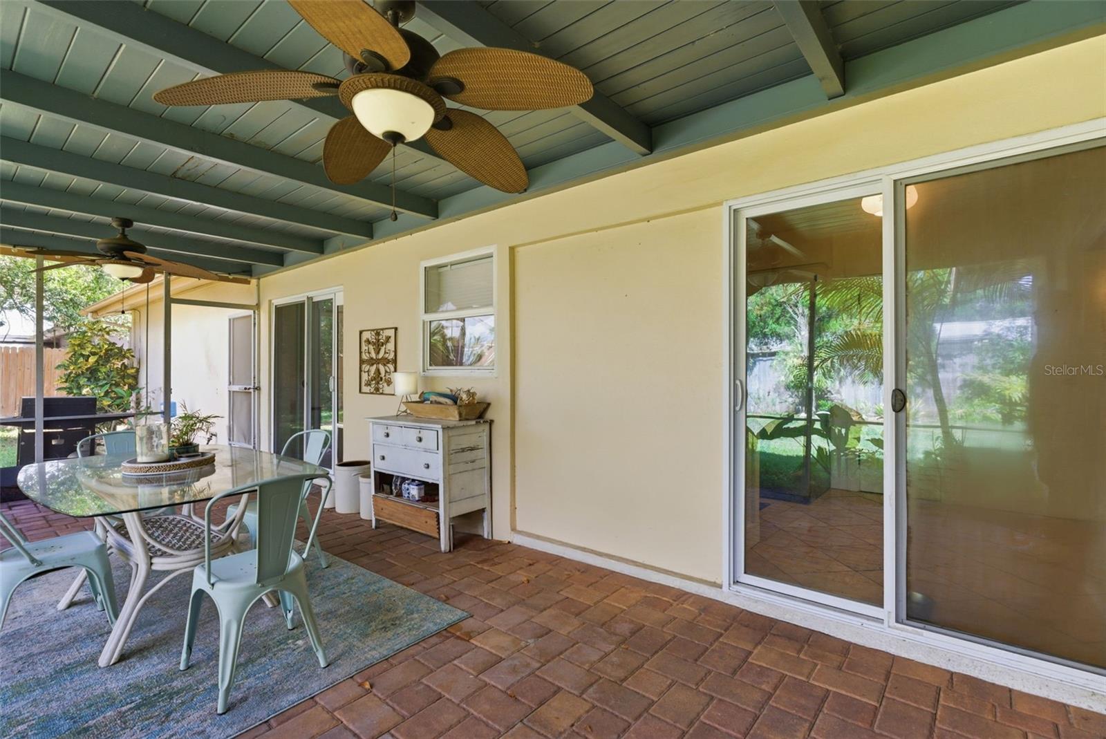 2050 DUNSTON COVE RD, CLEARWATER, FL, 33755