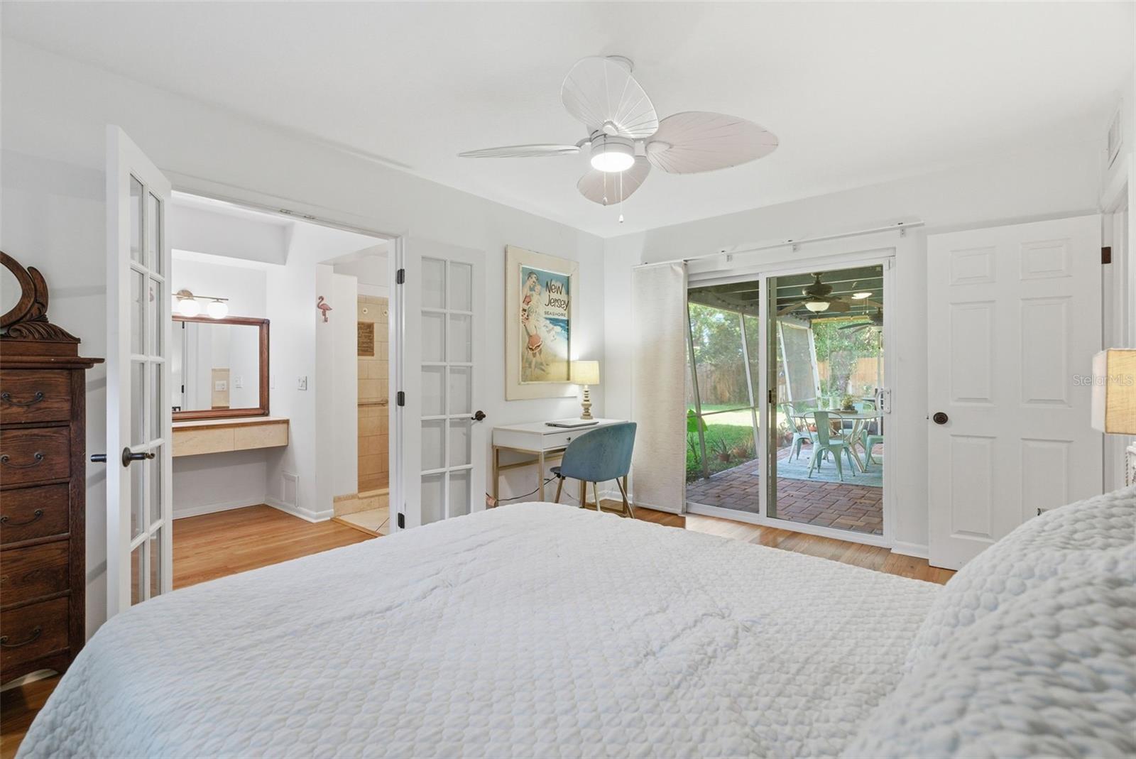 2050 DUNSTON COVE RD, CLEARWATER, FL, 33755