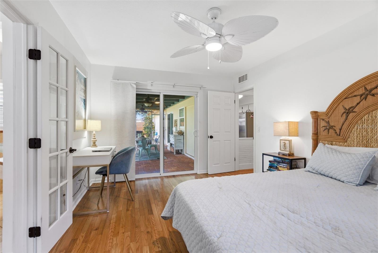 2050 DUNSTON COVE RD, CLEARWATER, FL, 33755
