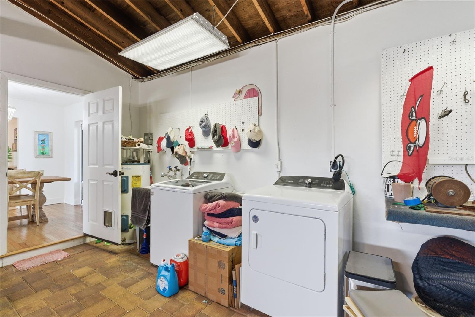 2050 DUNSTON COVE RD, CLEARWATER, FL, 33755