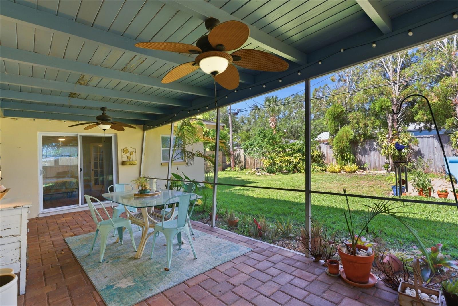 2050 DUNSTON COVE RD, CLEARWATER, FL, 33755