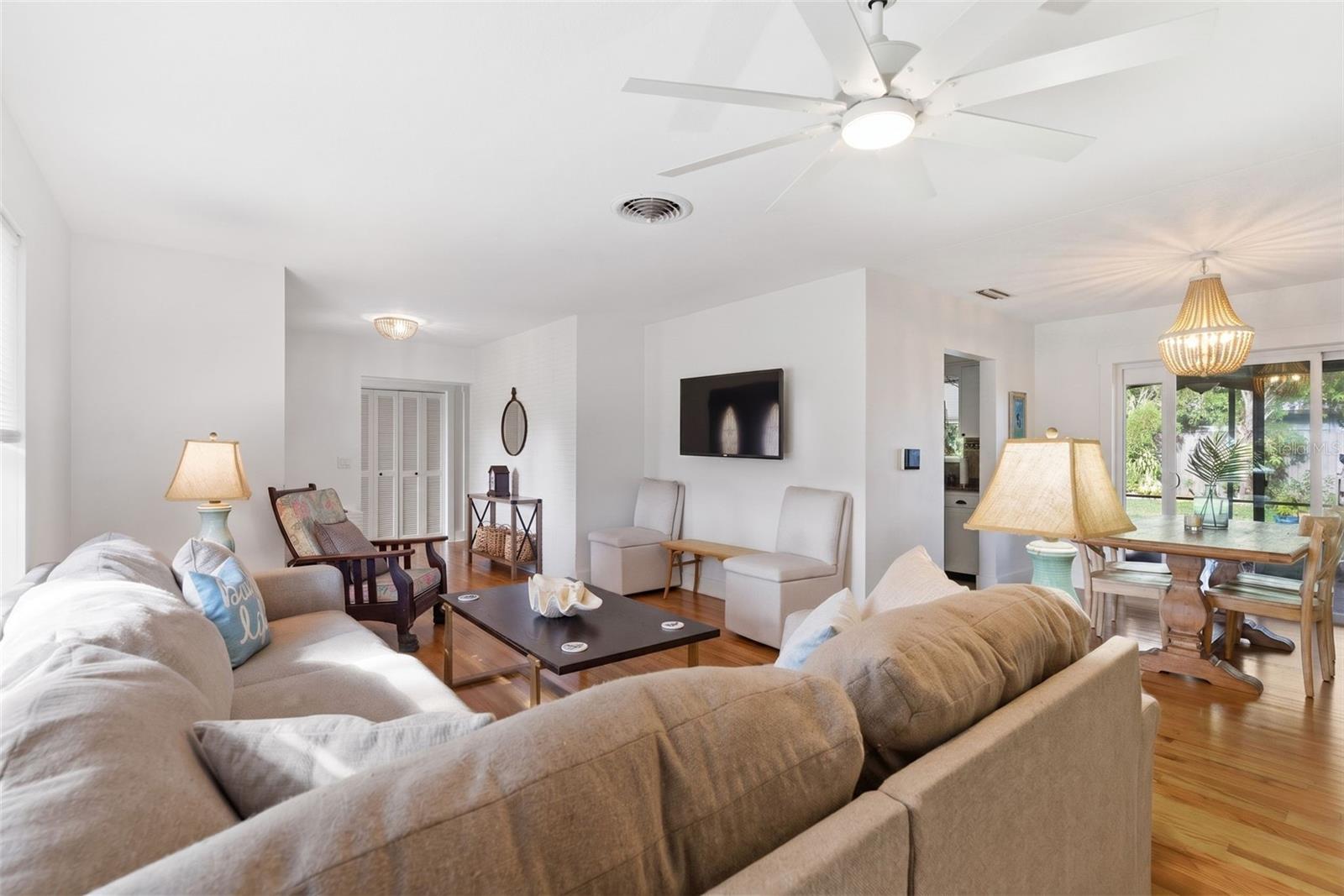 2050 DUNSTON COVE RD, CLEARWATER, FL, 33755