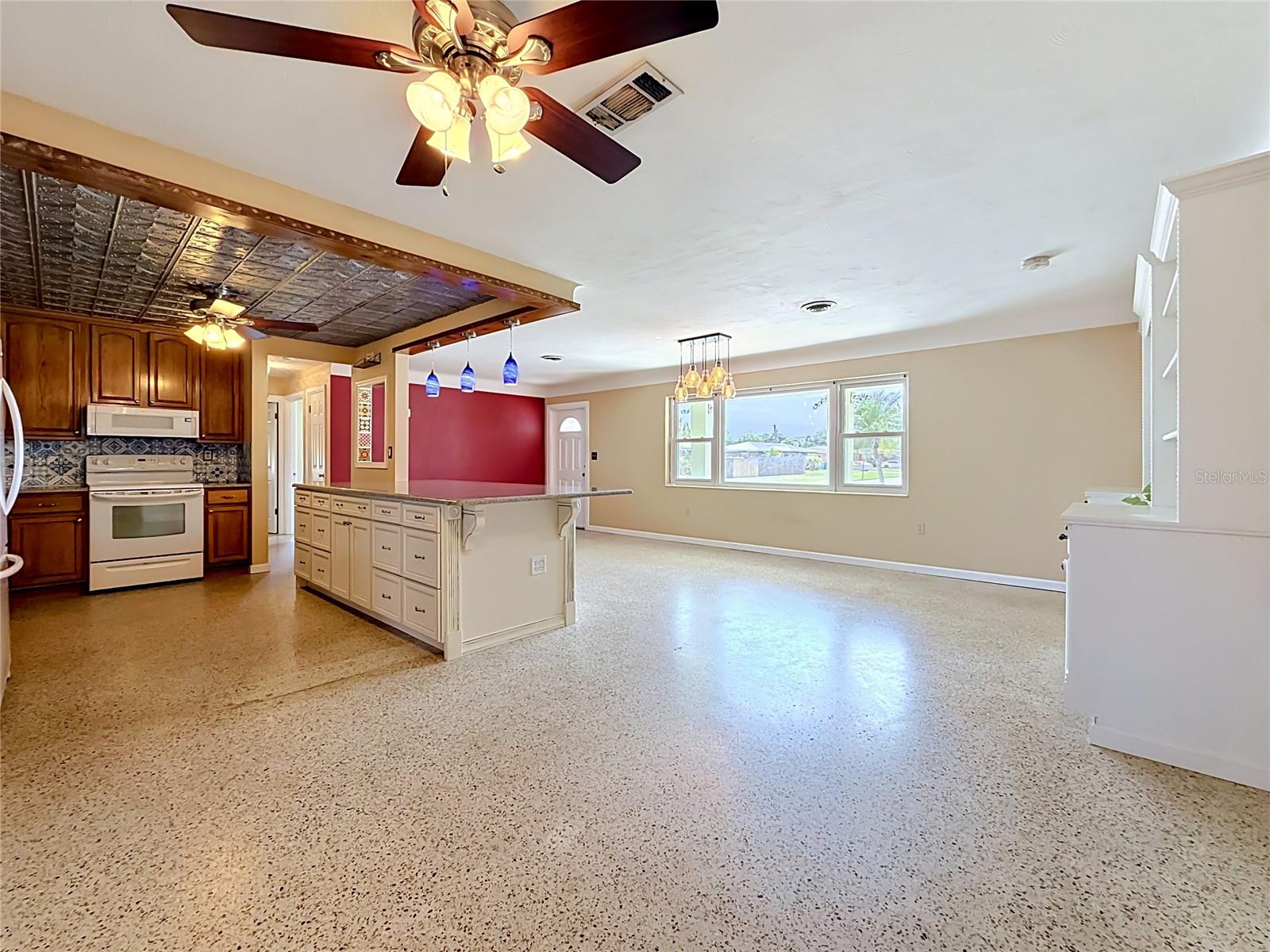 5163 60TH WAY N, KENNETH CITY, FL, 33709