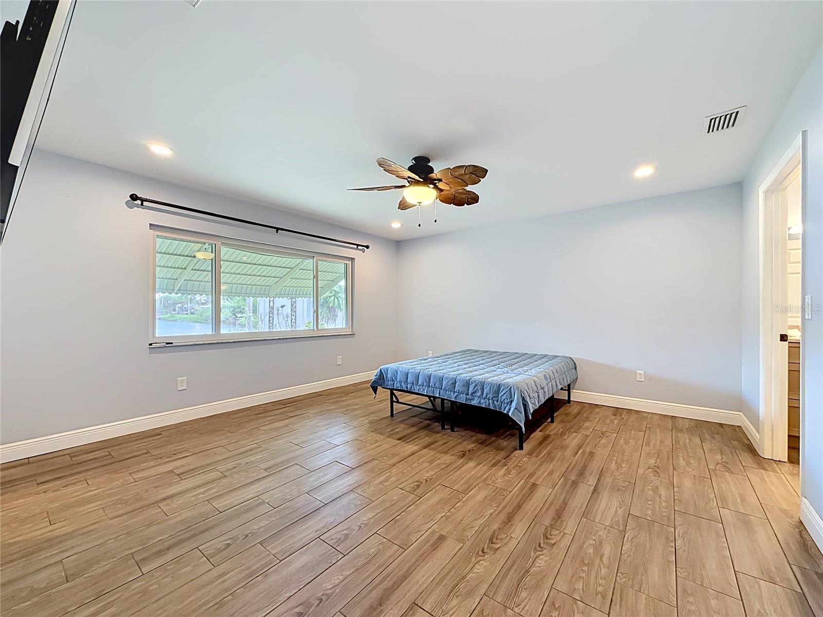 5163 60TH WAY N, KENNETH CITY, FL, 33709