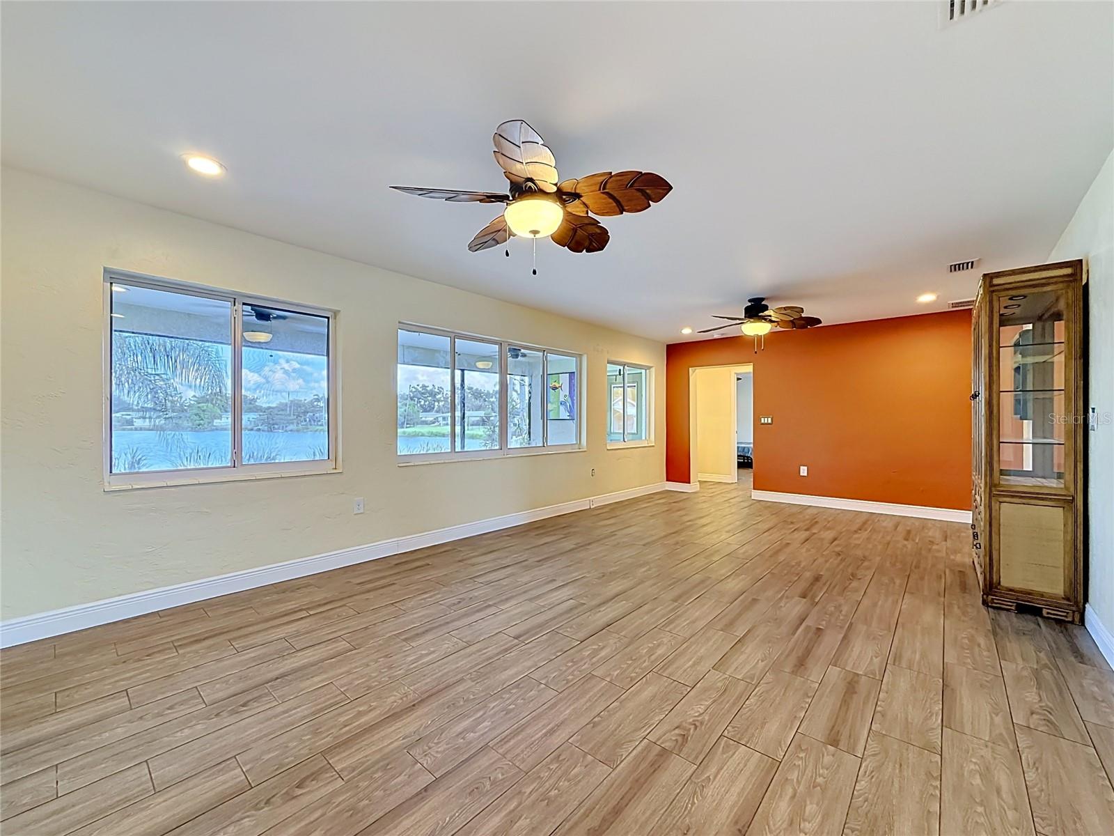 5163 60TH WAY N, KENNETH CITY, FL, 33709