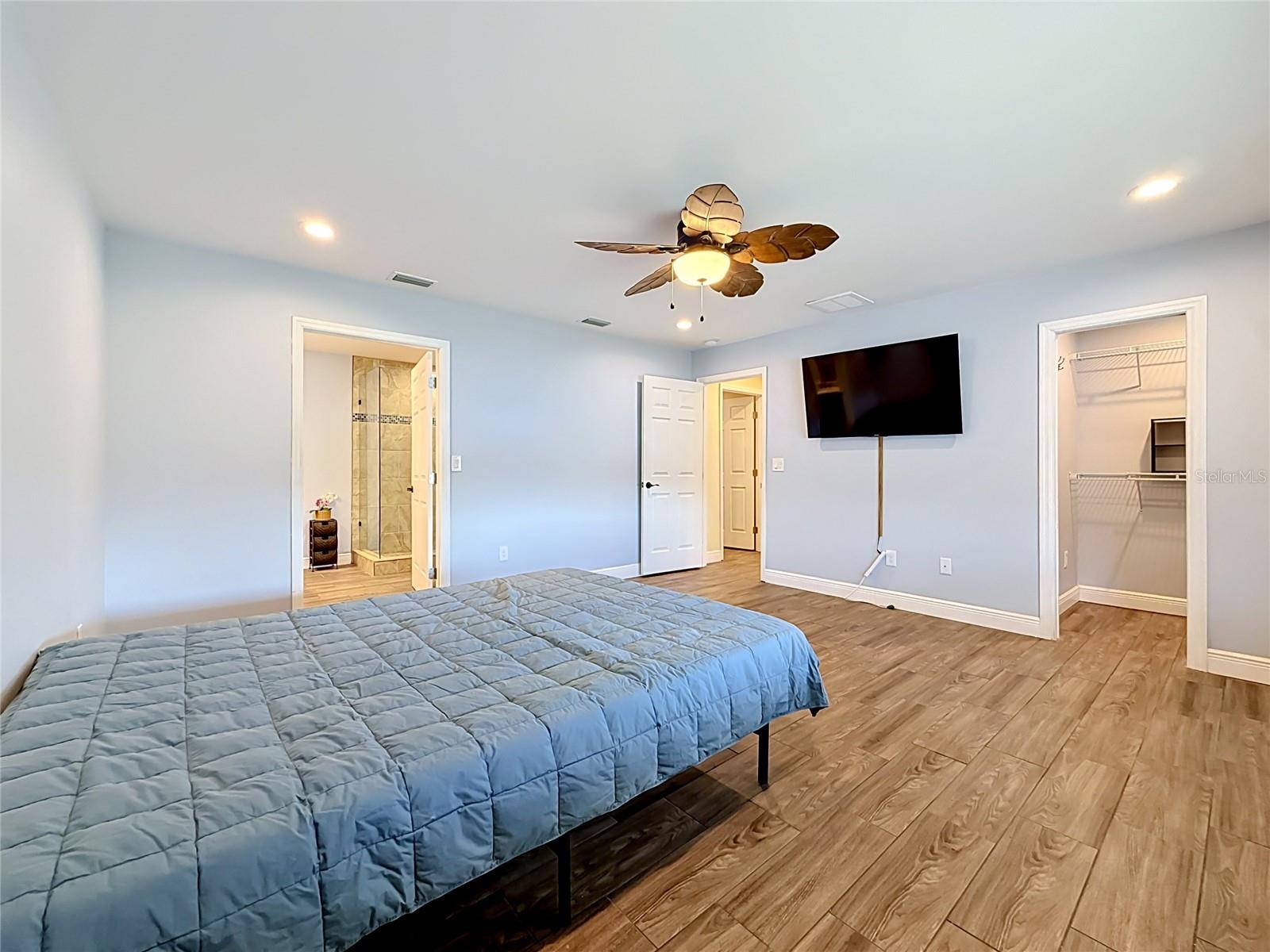 5163 60TH WAY N, KENNETH CITY, FL, 33709