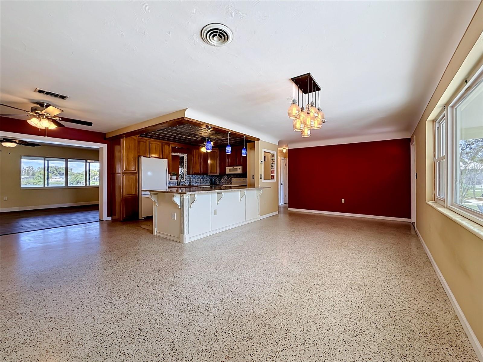 5163 60TH WAY N, KENNETH CITY, FL, 33709