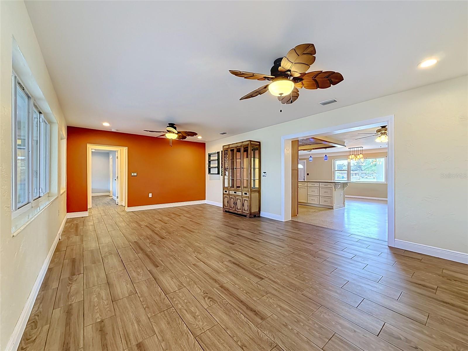 5163 60TH WAY N, KENNETH CITY, FL, 33709