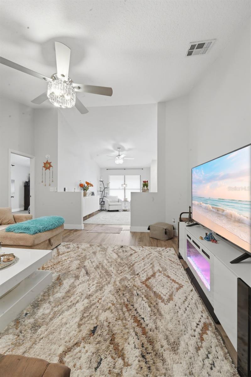 2530 M AND M LN, ORANGE CITY, FL, 32763