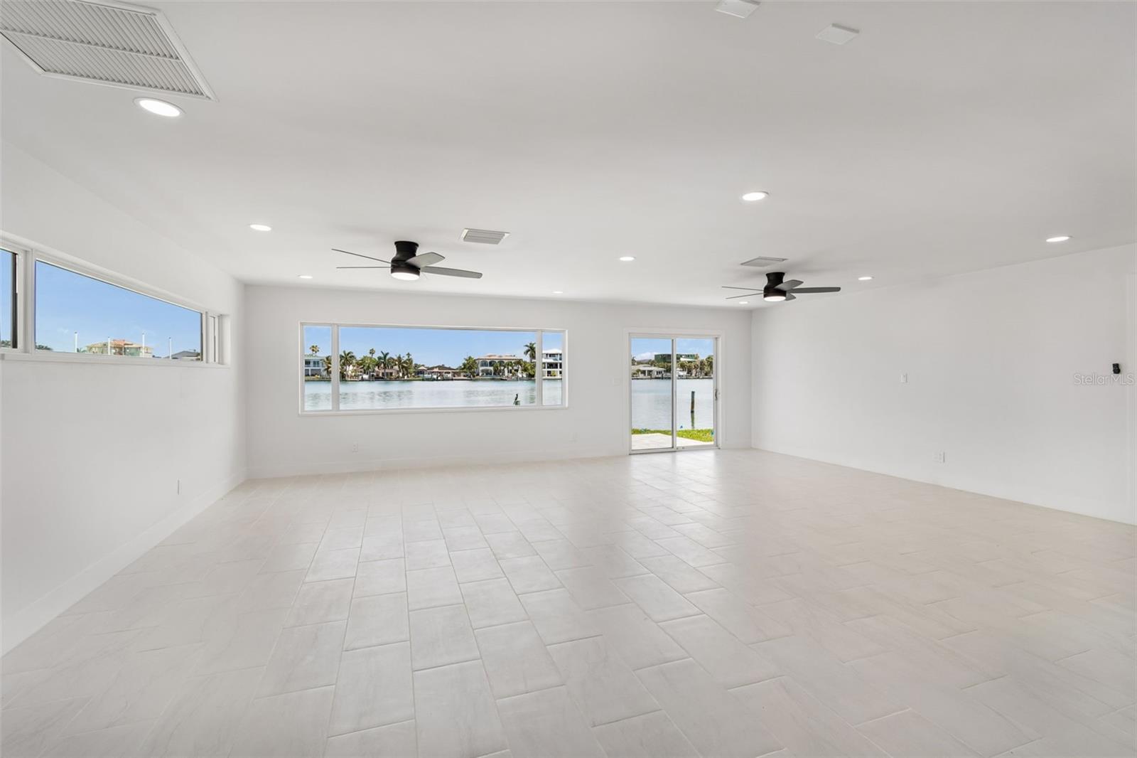 10238 TARPON DR, TREASURE ISLAND, FL, 33706