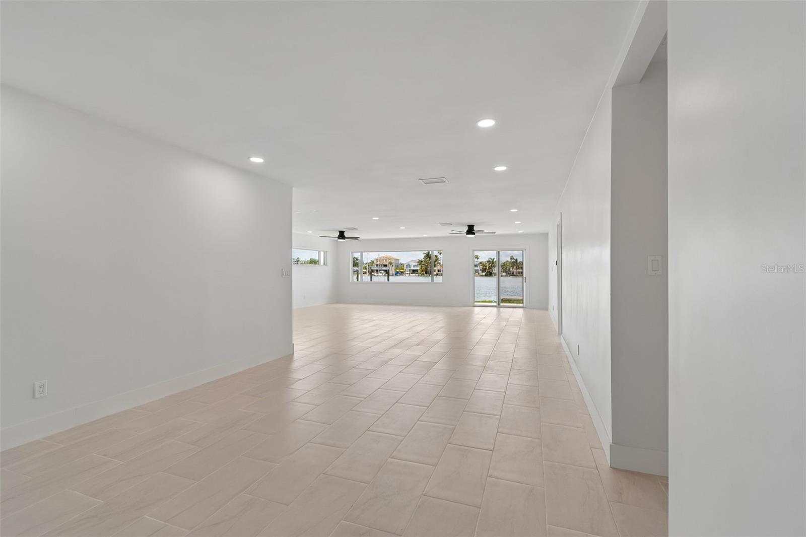 10238 TARPON DR, TREASURE ISLAND, FL, 33706