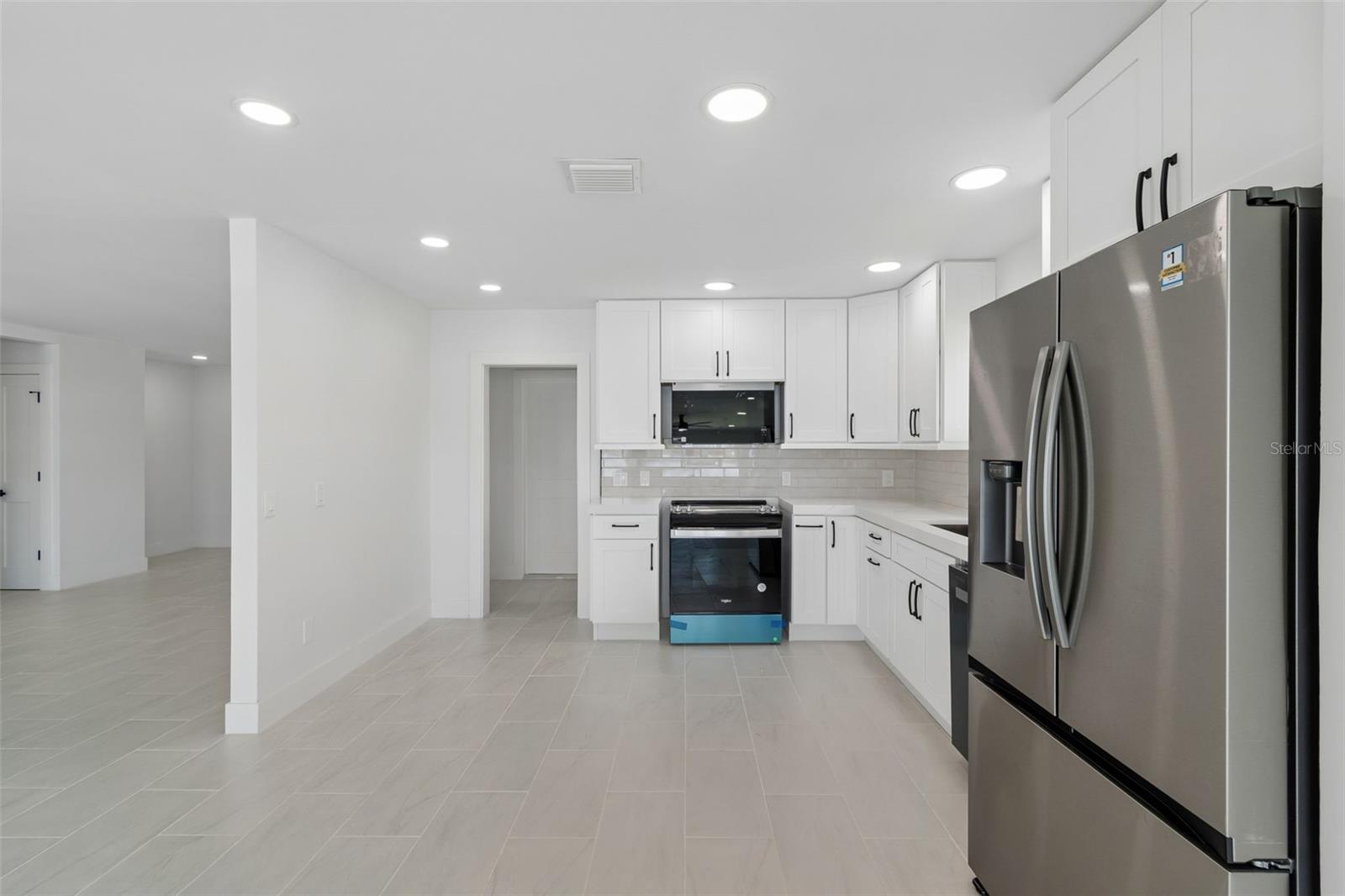 10238 TARPON DR, TREASURE ISLAND, FL, 33706