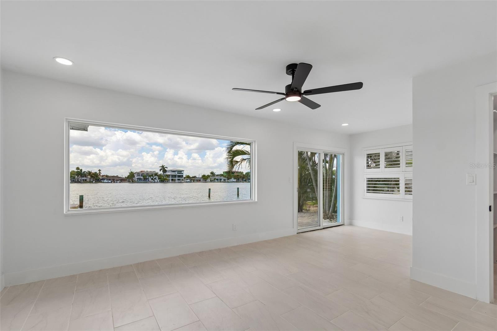 10238 TARPON DR, TREASURE ISLAND, FL, 33706