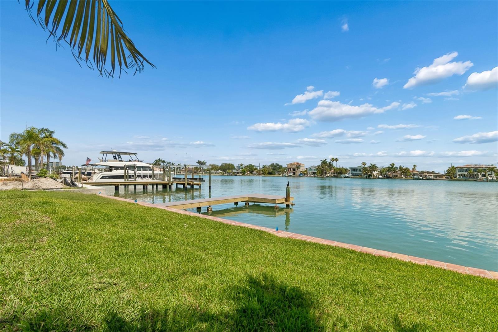 10238 TARPON DR, TREASURE ISLAND, FL, 33706