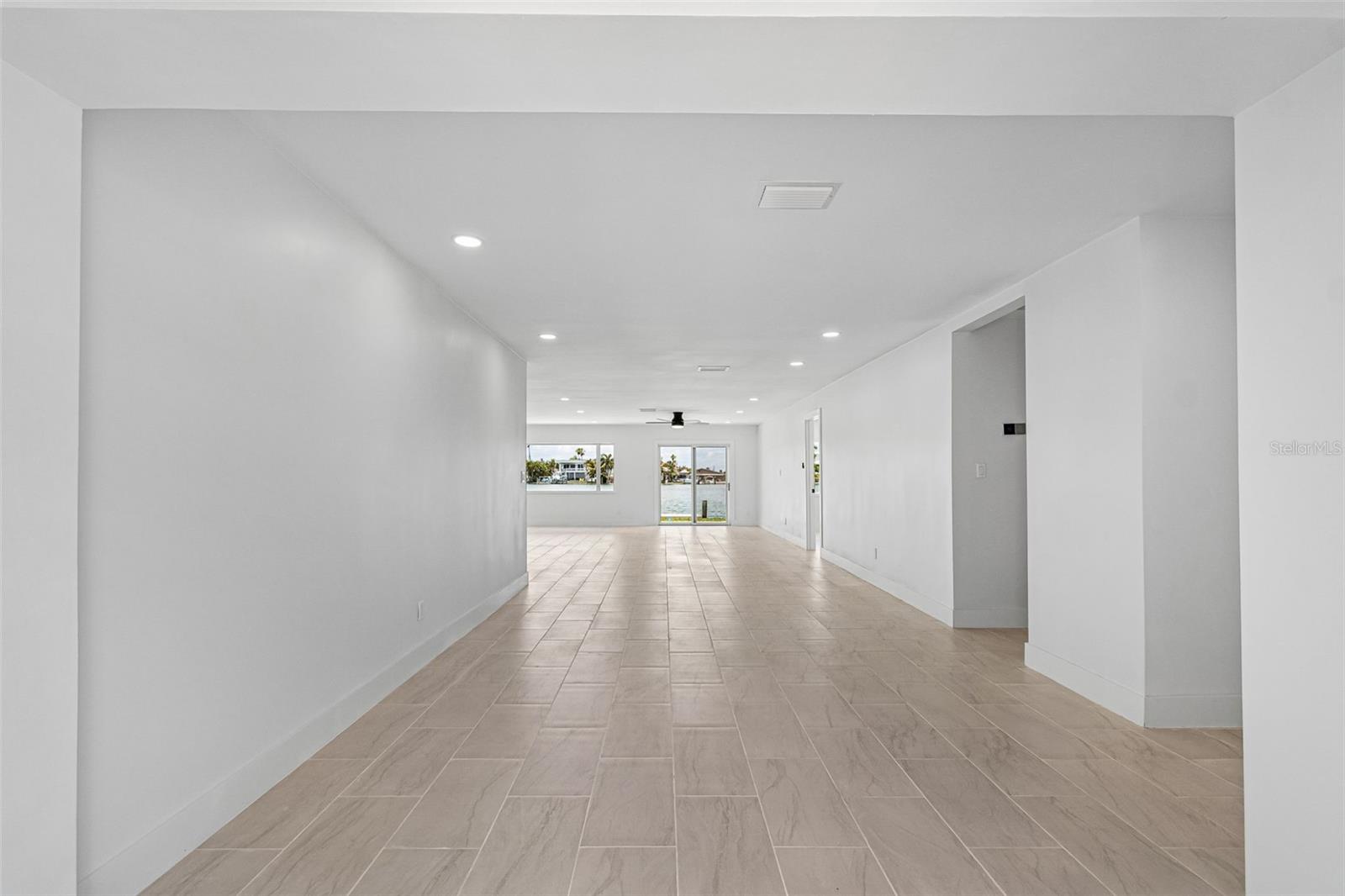 10238 TARPON DR, TREASURE ISLAND, FL, 33706