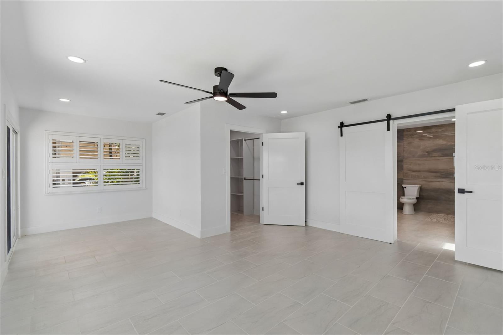 10238 TARPON DR, TREASURE ISLAND, FL, 33706