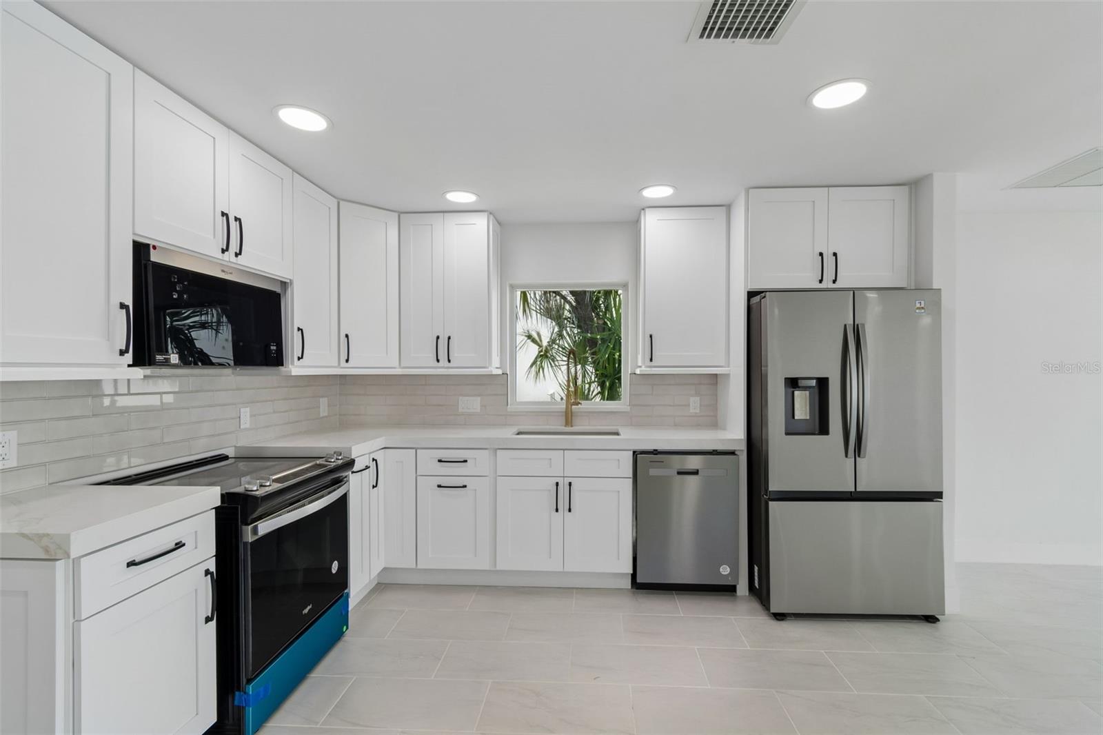 10238 TARPON DR, TREASURE ISLAND, FL, 33706