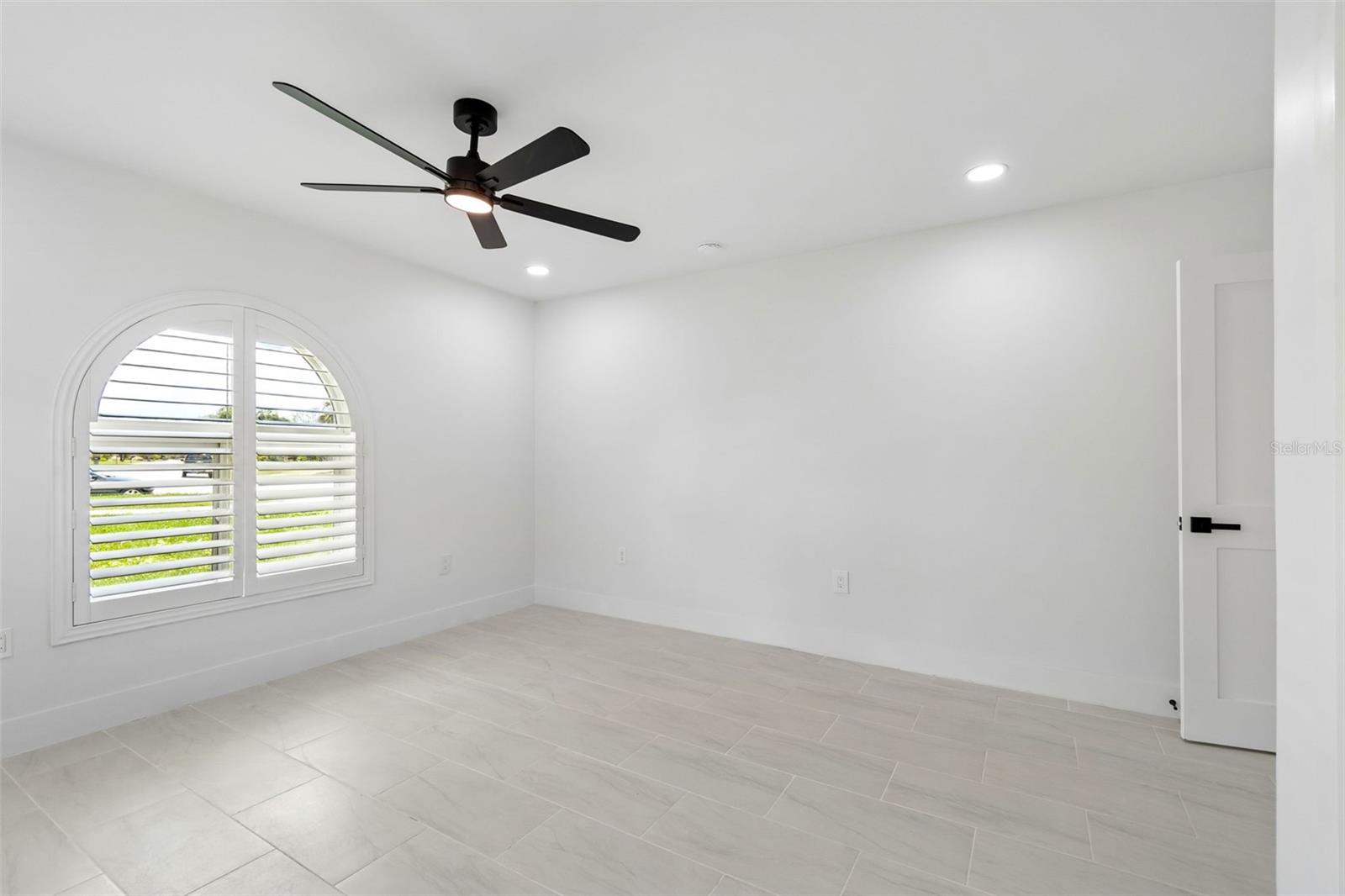 10238 TARPON DR, TREASURE ISLAND, FL, 33706