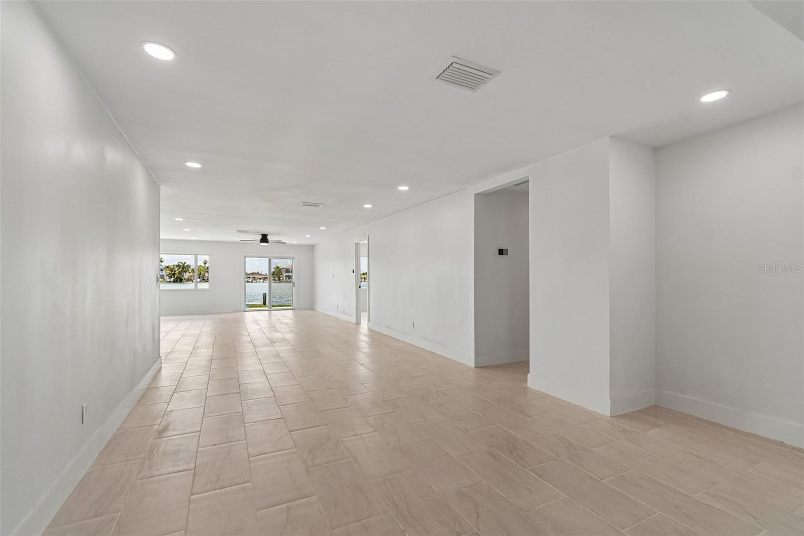 10238 TARPON DR, TREASURE ISLAND, FL, 33706