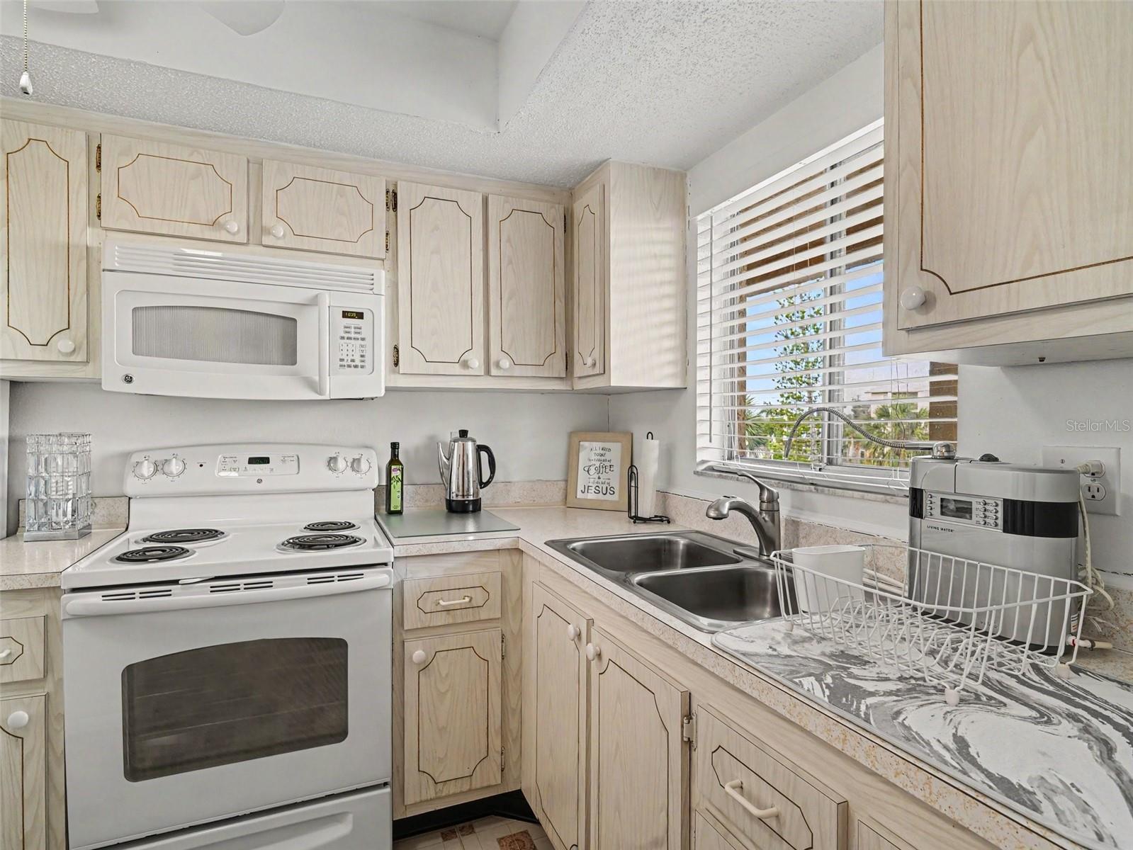 3801 LAKE BAYSHORE DR #H413, BRADENTON, FL, 34205