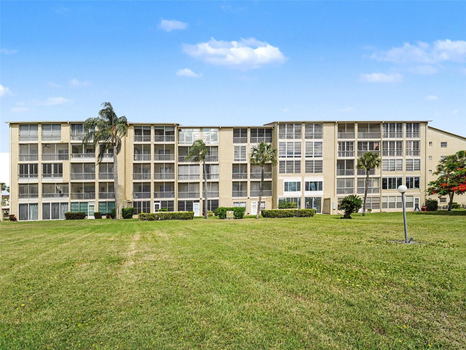 3801 LAKE BAYSHORE DR #H413, BRADENTON, FL, 34205
