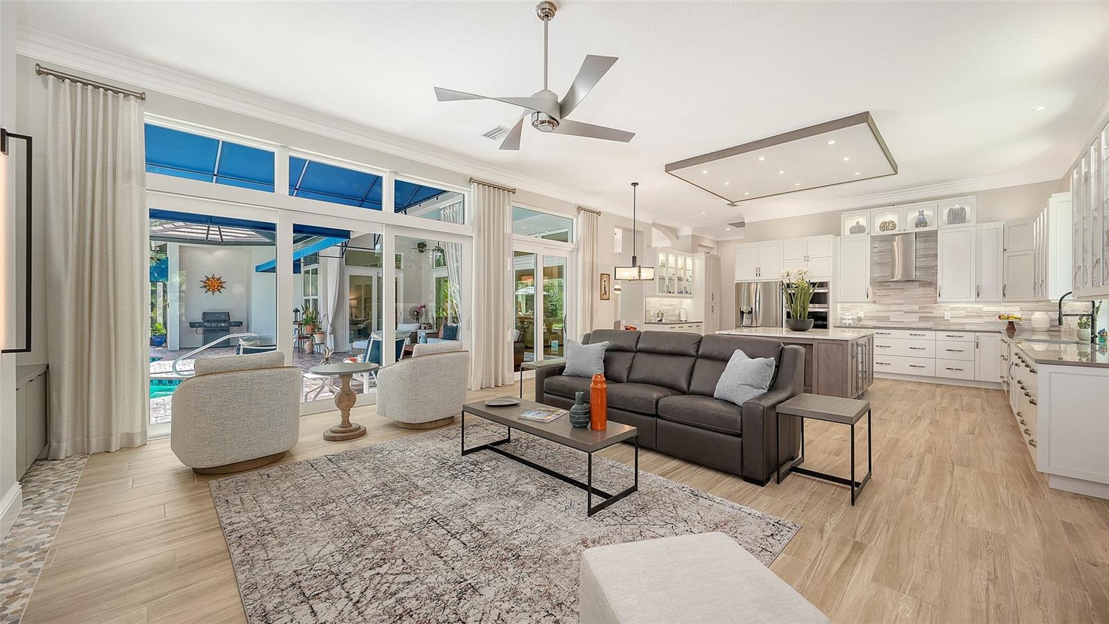 10010 CLUBHOUSE DR, LAKEWOOD RANCH, FL, 34202