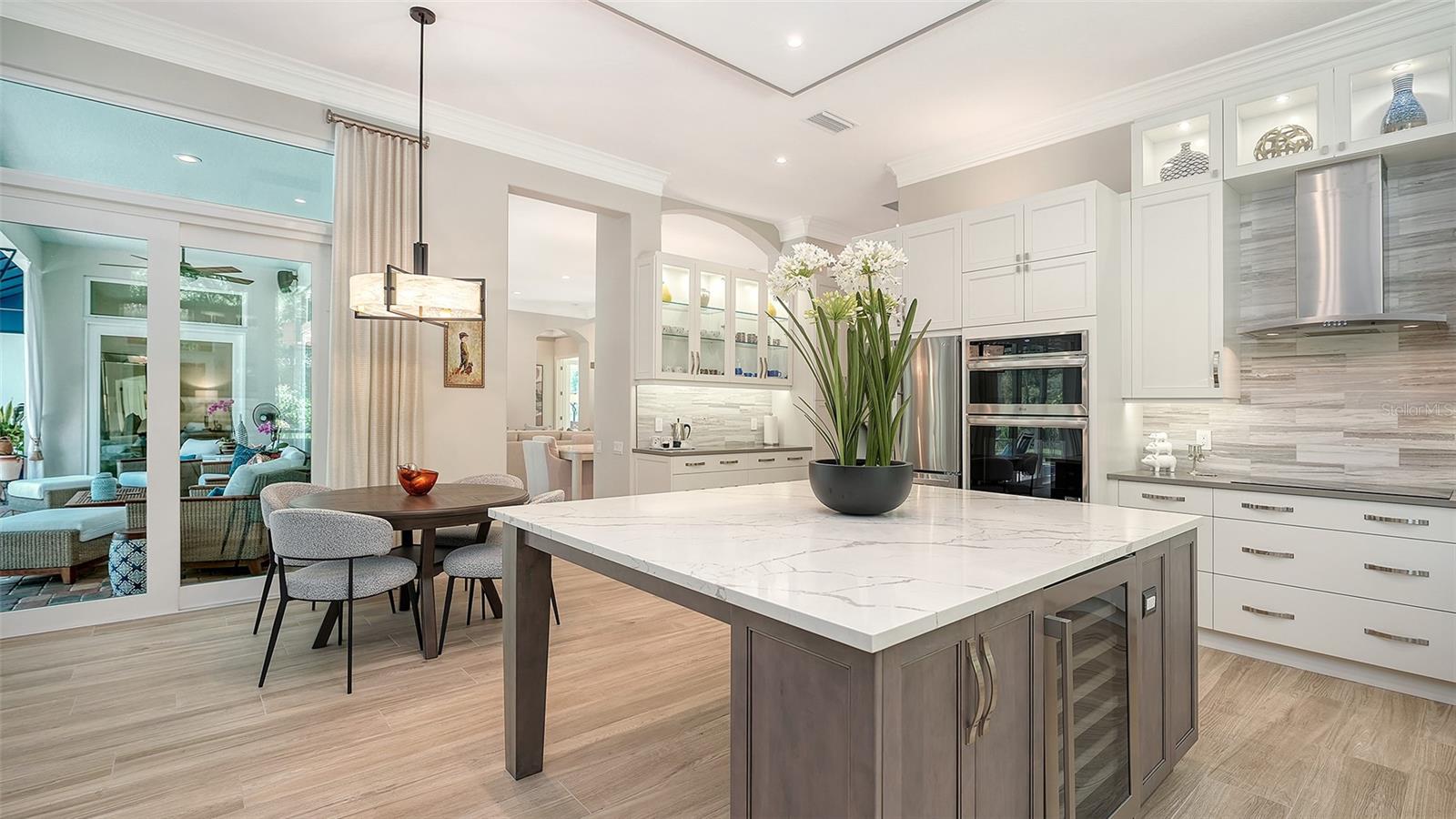 10010 CLUBHOUSE DR, LAKEWOOD RANCH, FL, 34202