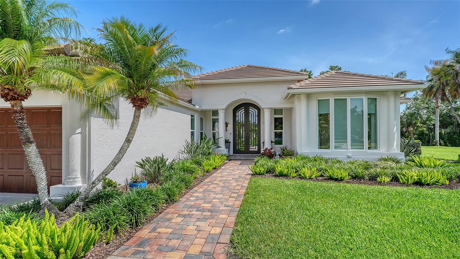 10010 CLUBHOUSE DR, LAKEWOOD RANCH, FL, 34202