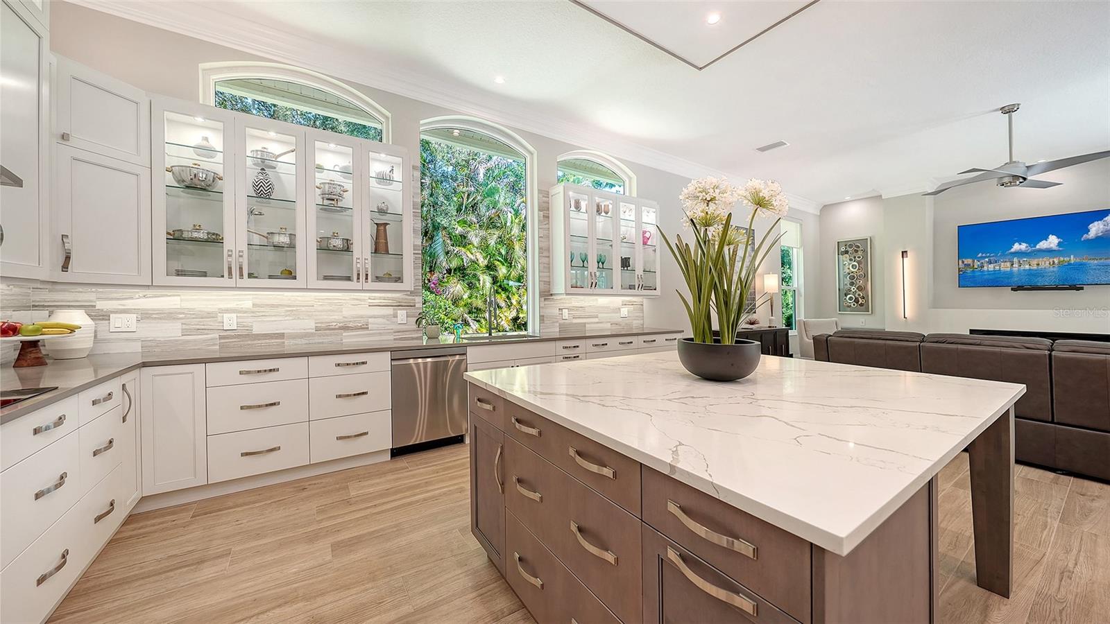 10010 CLUBHOUSE DR, LAKEWOOD RANCH, FL, 34202