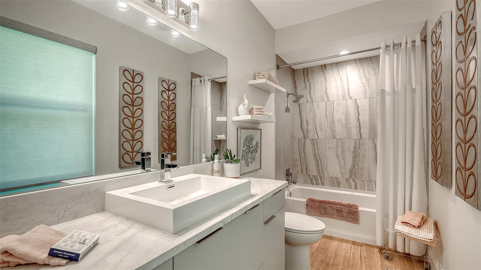 10010 CLUBHOUSE DR, LAKEWOOD RANCH, FL, 34202