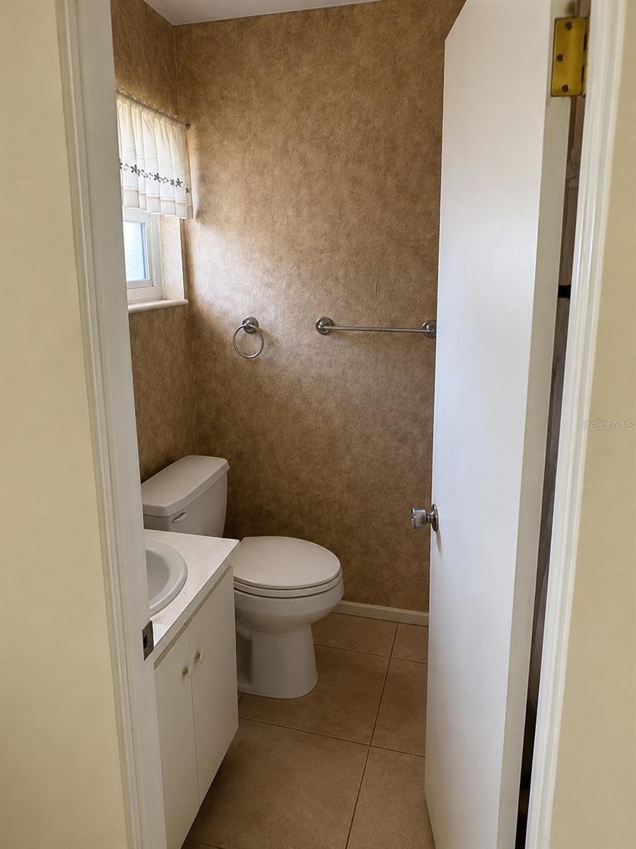 39 STRATHMORE BLVD, SARASOTA, FL, 34233